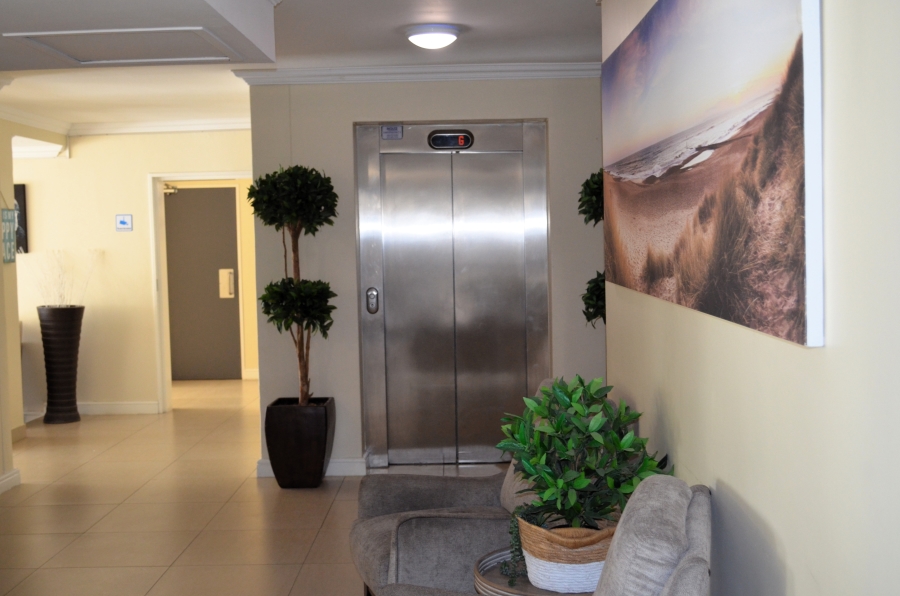 To Let 1 Bedroom Property for Rent in Strand North Western Cape